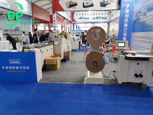 ノートブックとカレンダー用の自動ワイヤリング・パンシング・マシン PBW580S