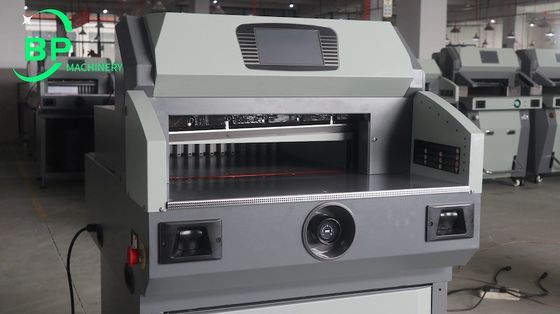 印刷所やオフィス向けの高品質電動紙裁断機 4608B